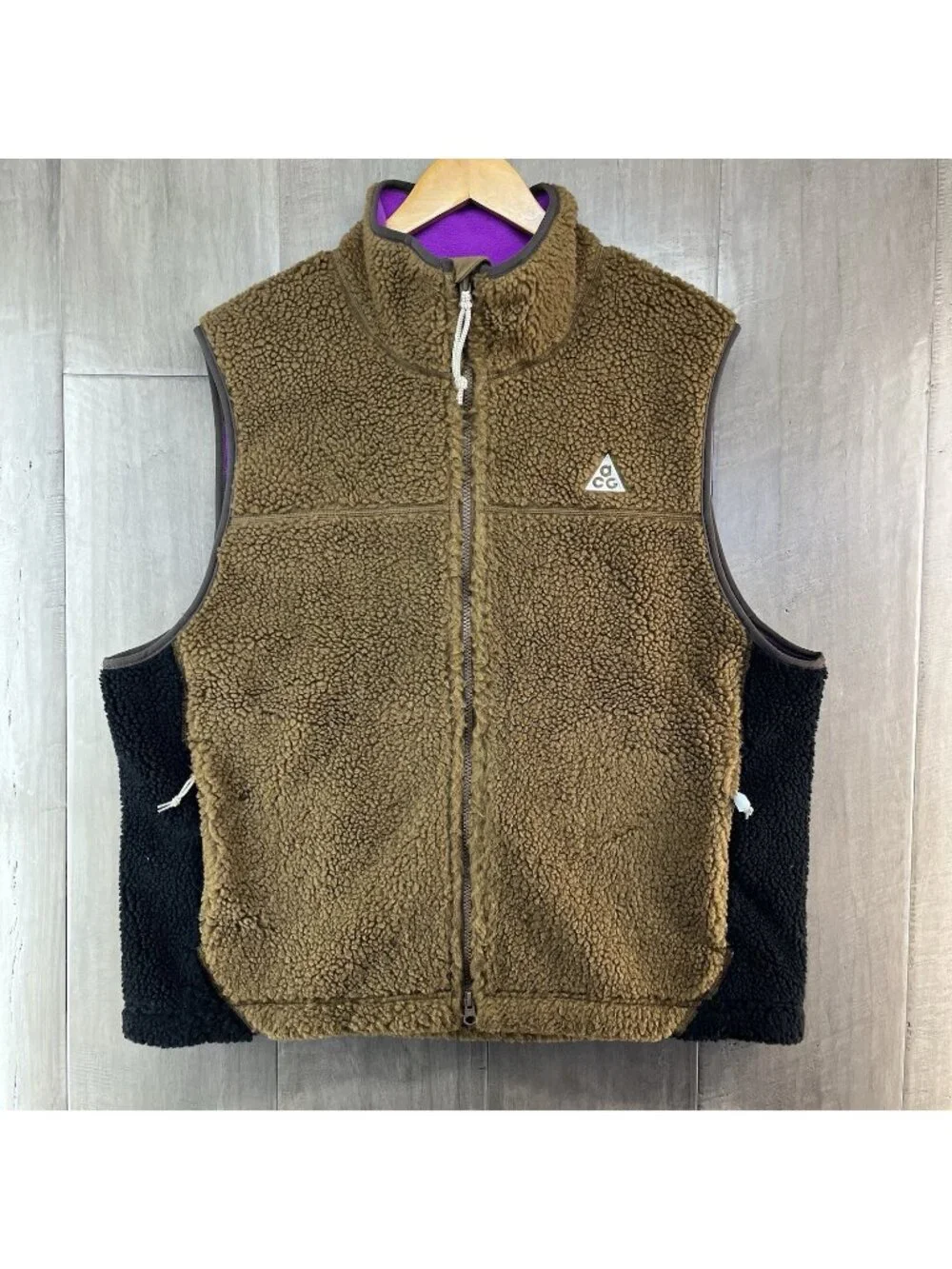 Nike ACG Men's Canwell Glacier Therma-Fit ADV Vest Brown Black MEDIUM HV1111-235